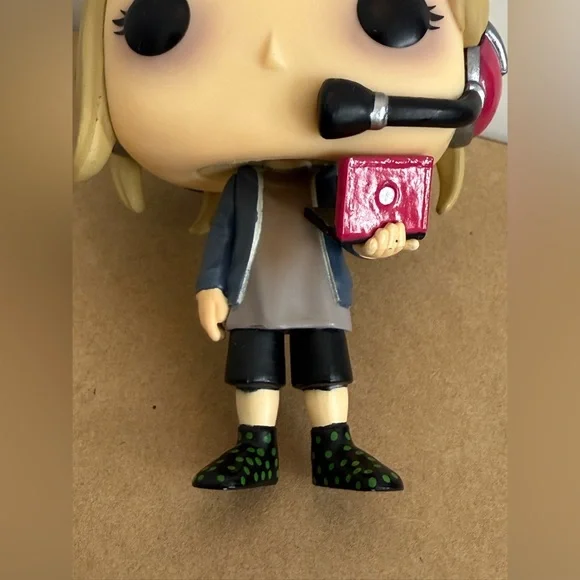 The Big Bang Theory S2 Pop! Vinyl Figure Penny [780] - Picture 2 of 10